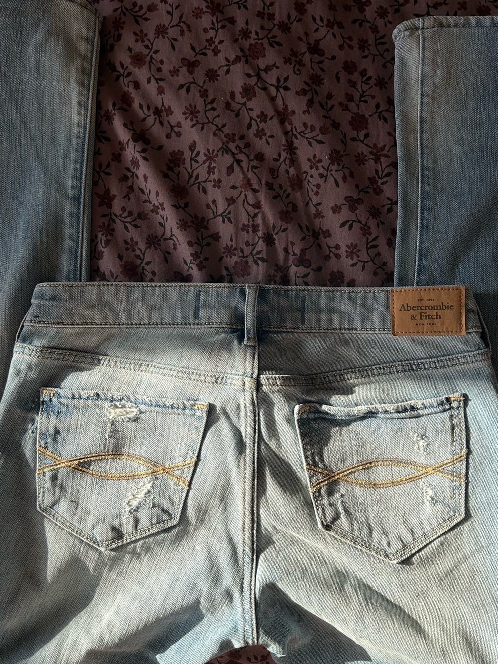 Abercrombie & Fitch Light Wash Men’s Slim Straight Jeans